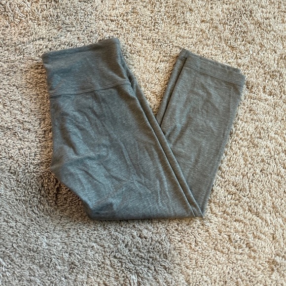 Lululemon Capri Leggings 🍋 - Picture 2 of 6